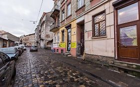 Апартаменти в центрі на вул. Чайковського 25